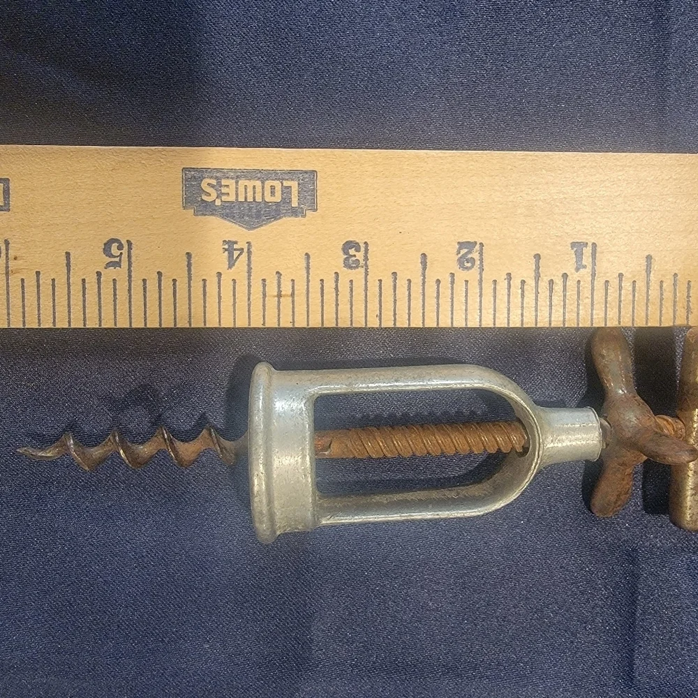 (J19) Vintage wine opener